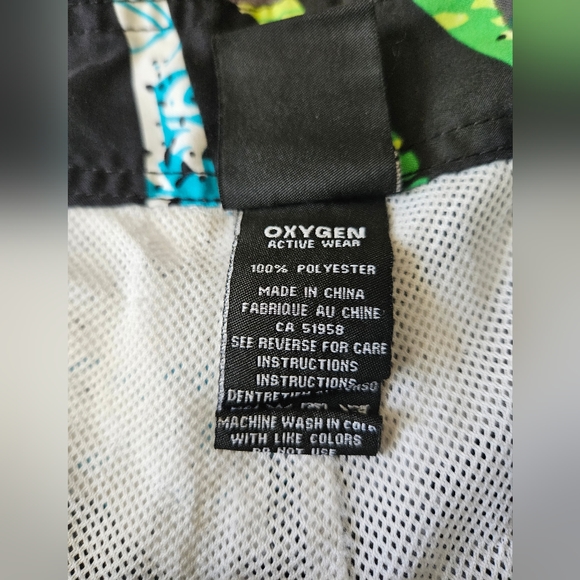 121) Oxygen active wear shorts - Picture 2 of 5